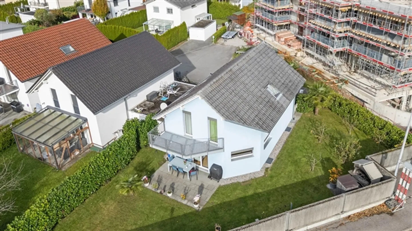 «5.5-Zi. Einfamilienhaus mit Garten in Oberentfelden kaufen» - Foto 1 von 13