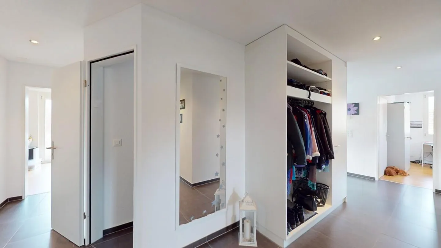 Appartement en penthouse de 5,5 pièces avec espace de grenier aménagé dans la commune de Münsingen - Photo 8 sur 13