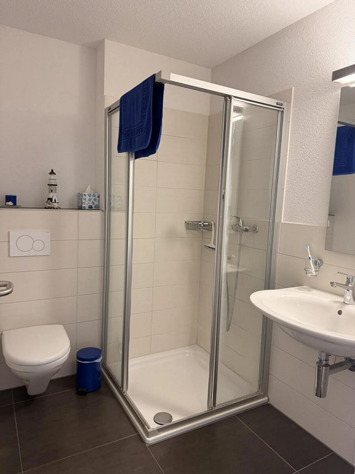 Appartement en penthouse de 5,5 pièces avec espace de grenier aménagé dans la commune de Münsingen - Photo 12 sur 13