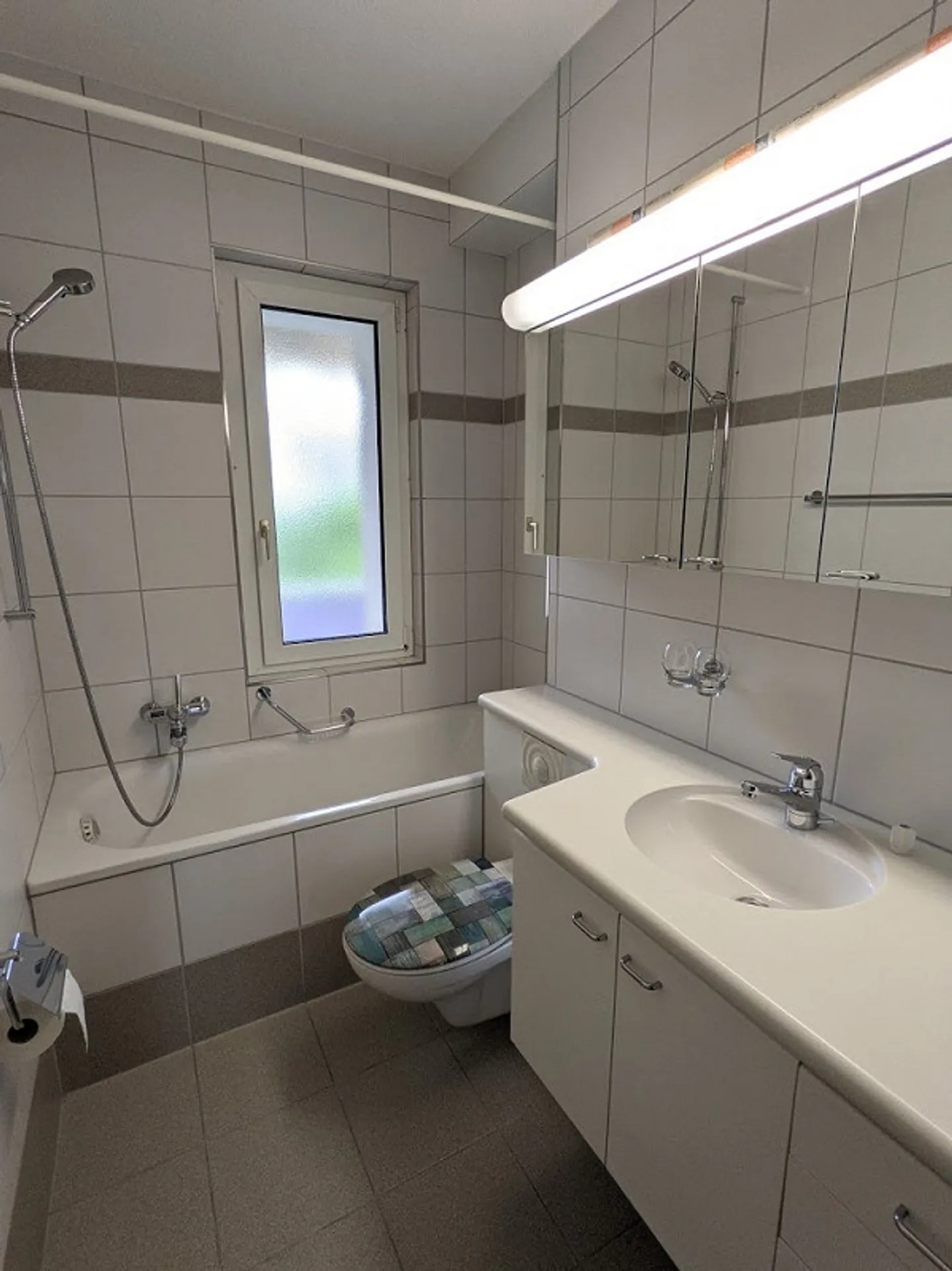 Comfortable 3-room apartment with balcony + fireplace in Muttenz - Photo 9 of 12