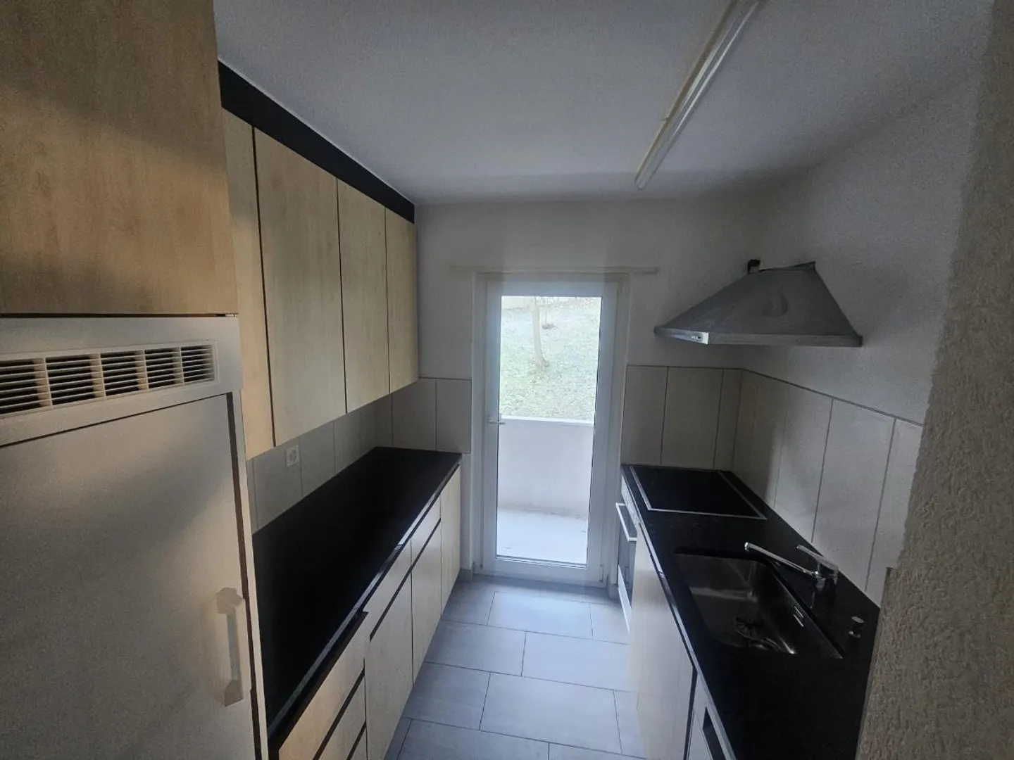 Apartment for rent - Photo 8 of 9
