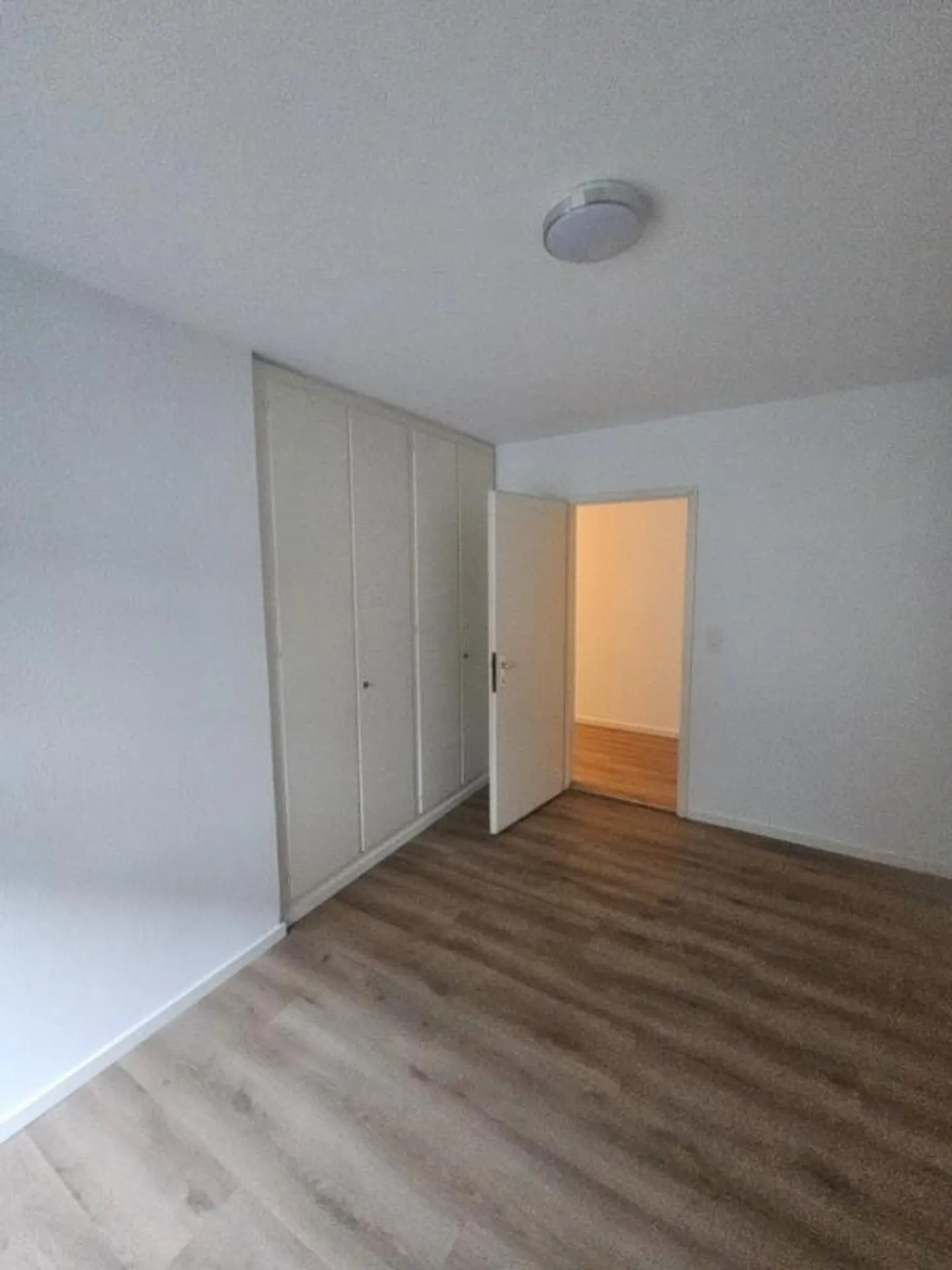 Apartment for rent - Photo 3 of 9
