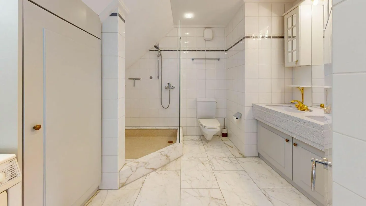 Imposante 5.5 Zimmer Maisonette-Wohnung - Foto 12 von 15