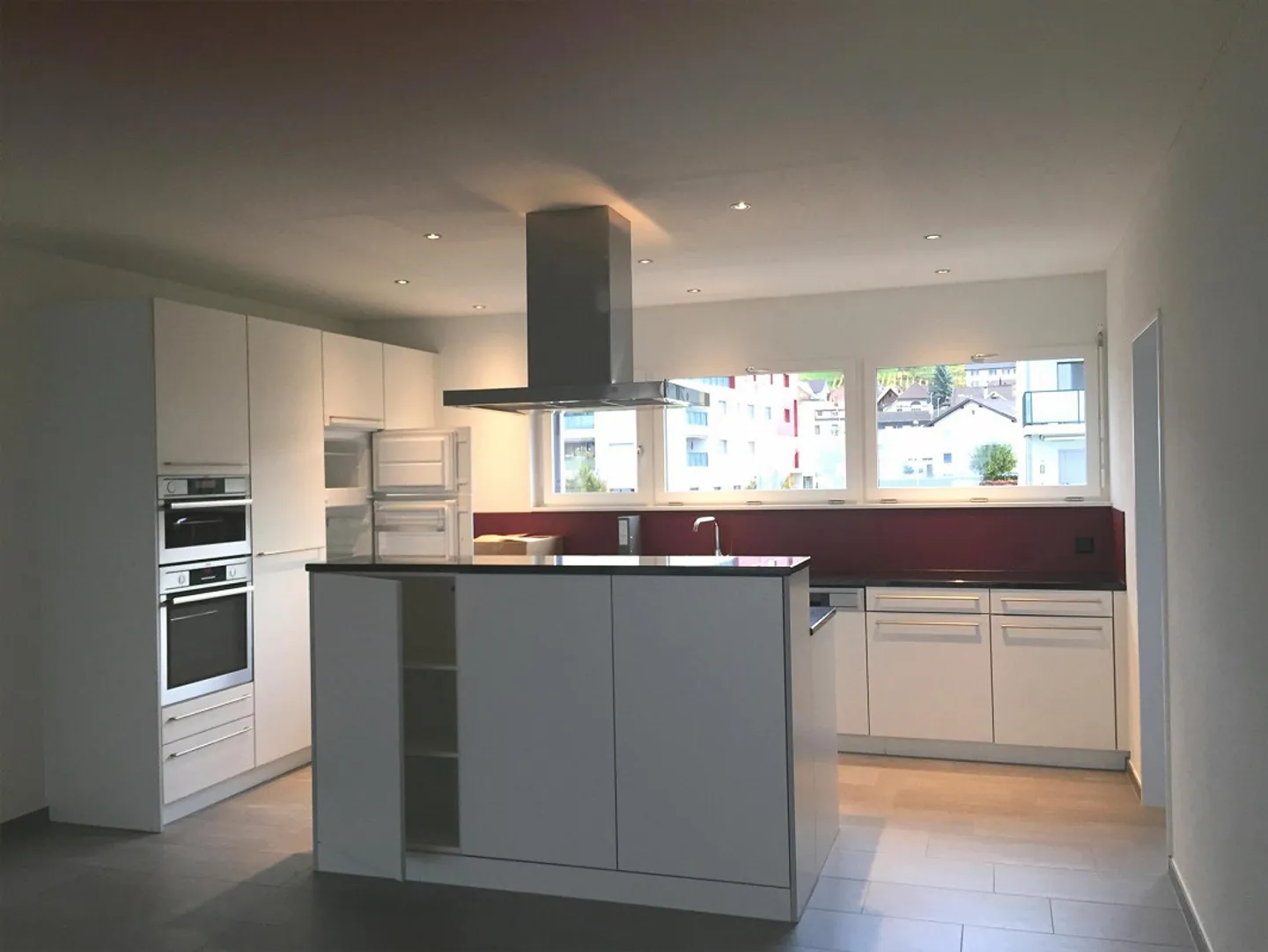 Geräumige helle Familienwohnung mit Balkon - Foto 1 von 8