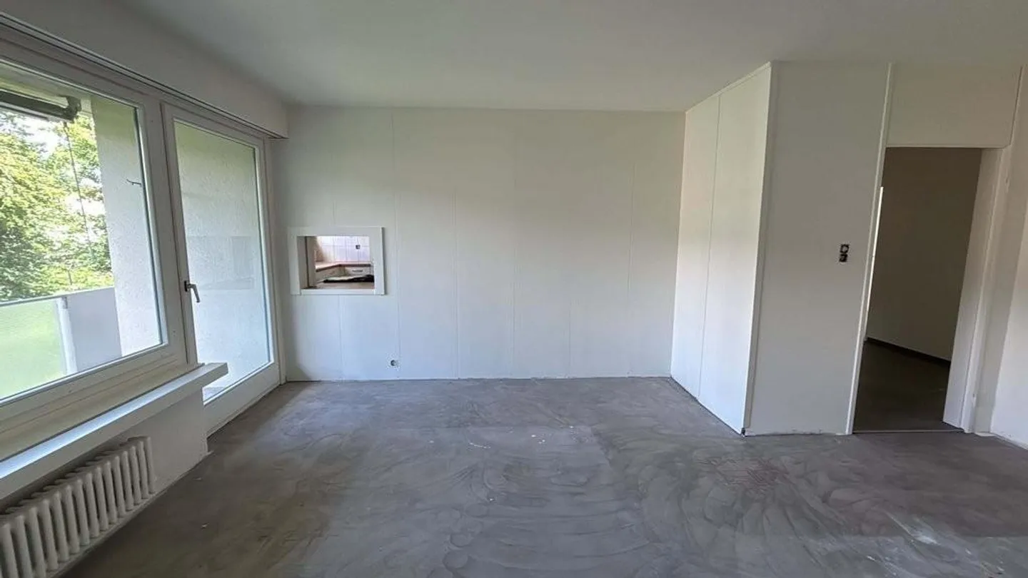 Renovated apartment in an ideal location - Photo 5 of 6