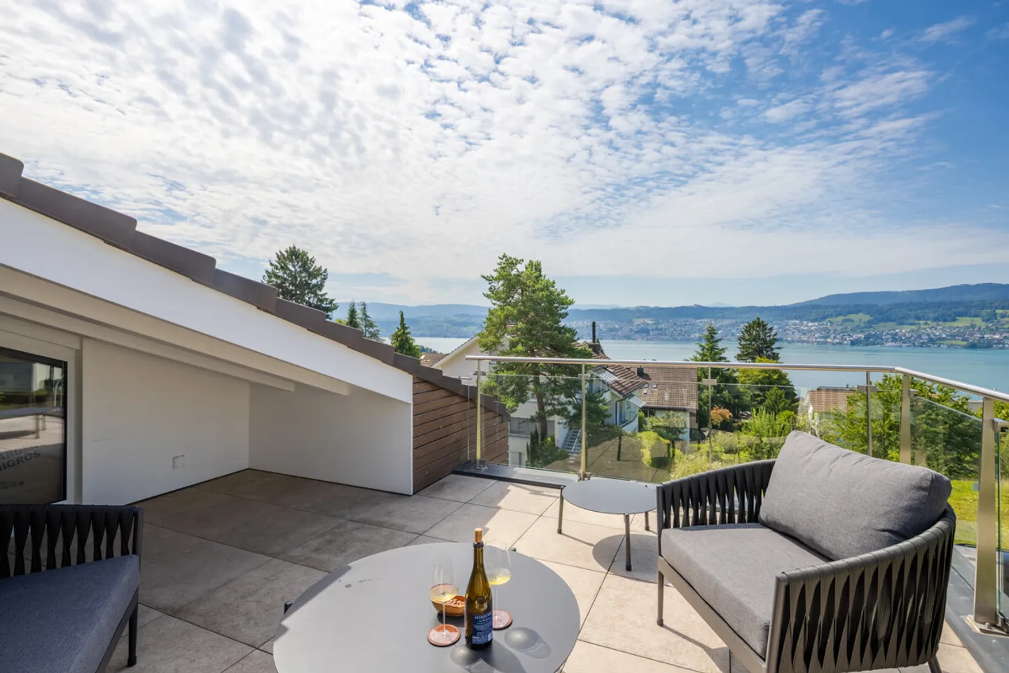 Incantevole appartamento 2.5 camere nel sottotetto con studio - Foto 1 di 5