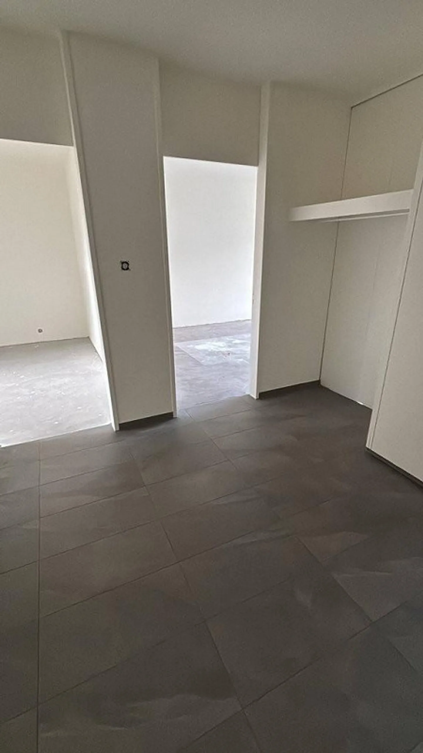 Renovated apartment in an ideal location - Photo 3 of 6