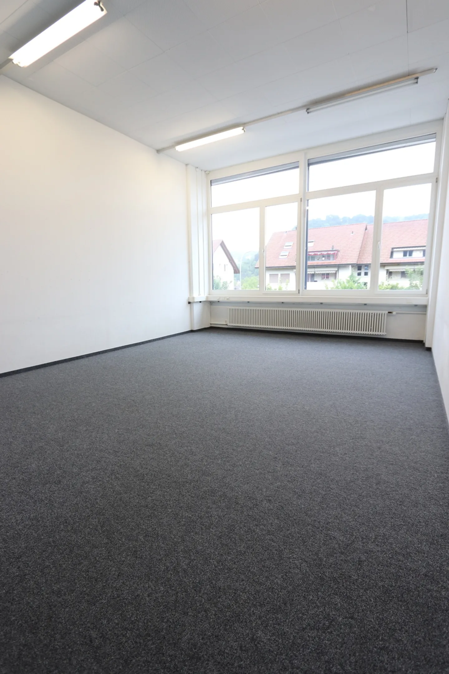 Grosszügige Gewerbefläche in Zentrumsnähe - ab sofort verfügbar - Foto 2 von 7