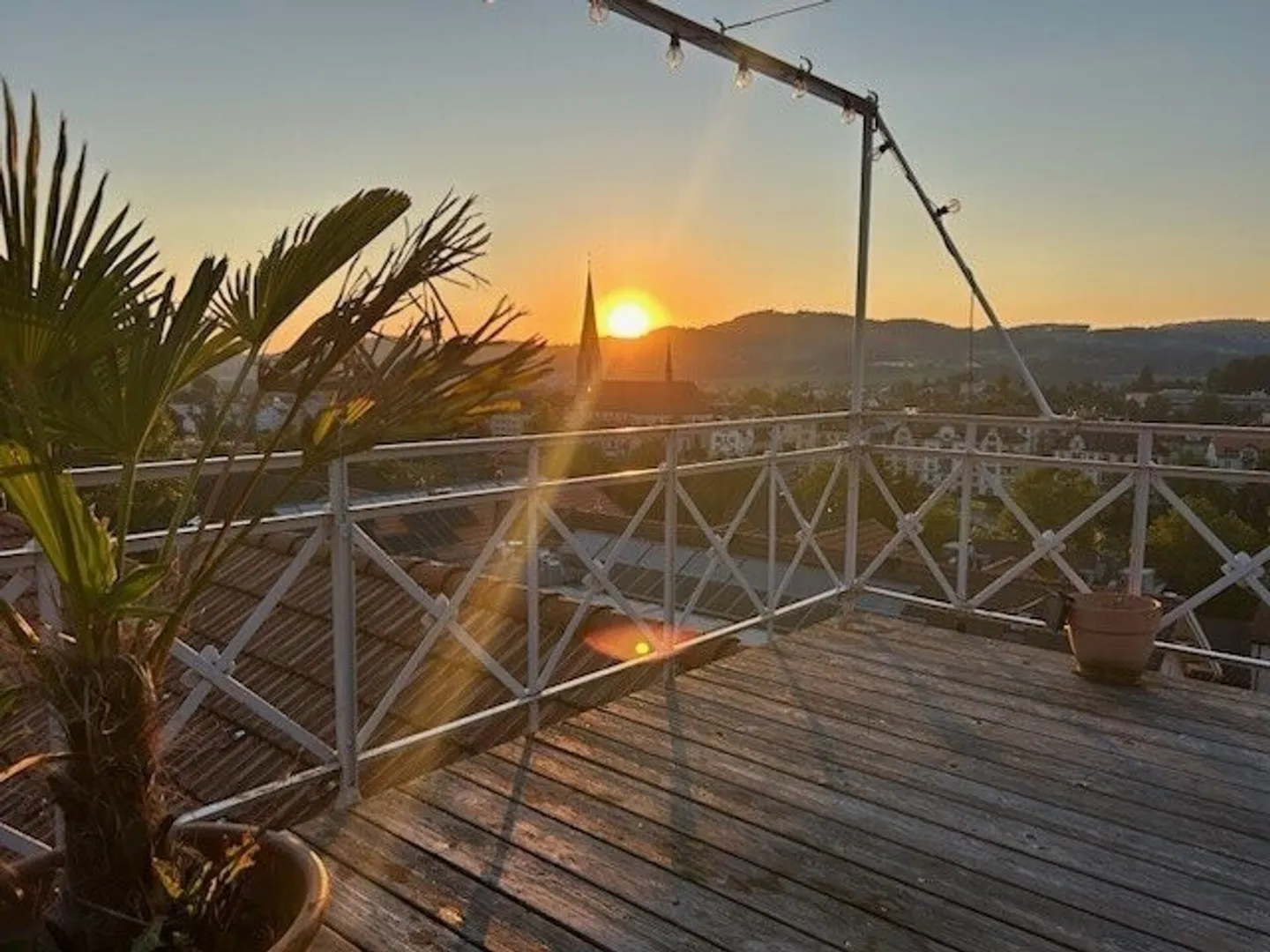 Incantevole appartamento con 3 camere e una splendida terrazza sul tetto - dal 1° giugno - Foto 1 di 8
