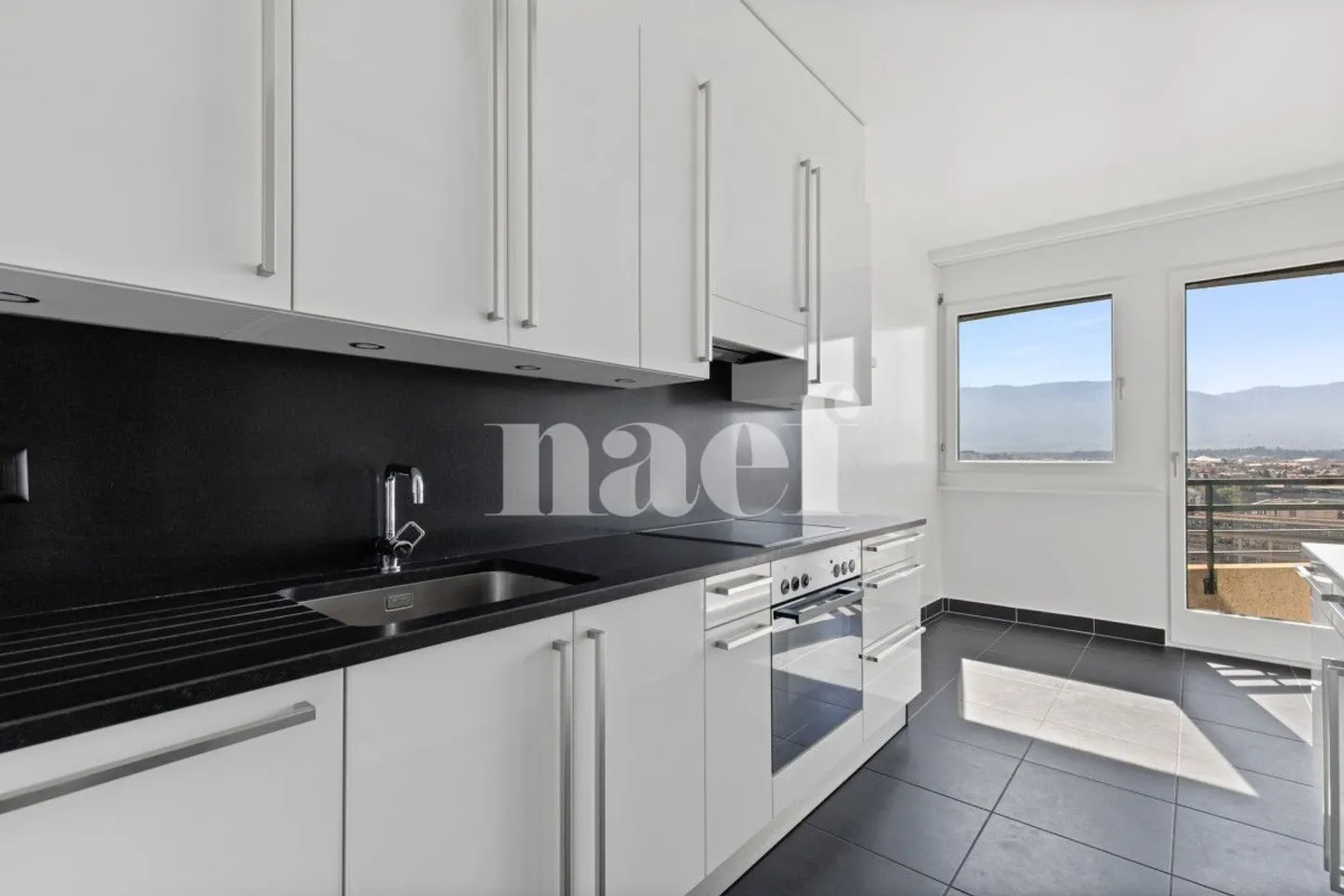 Appartement 6 pièces - Photo 2 sur 11