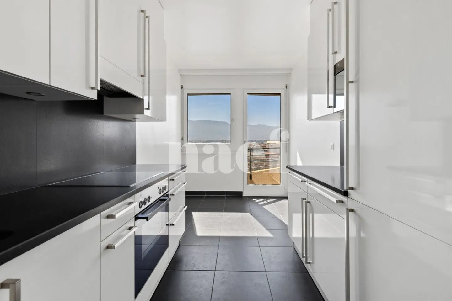 Appartement 6 pièces - Photo 3 sur 11