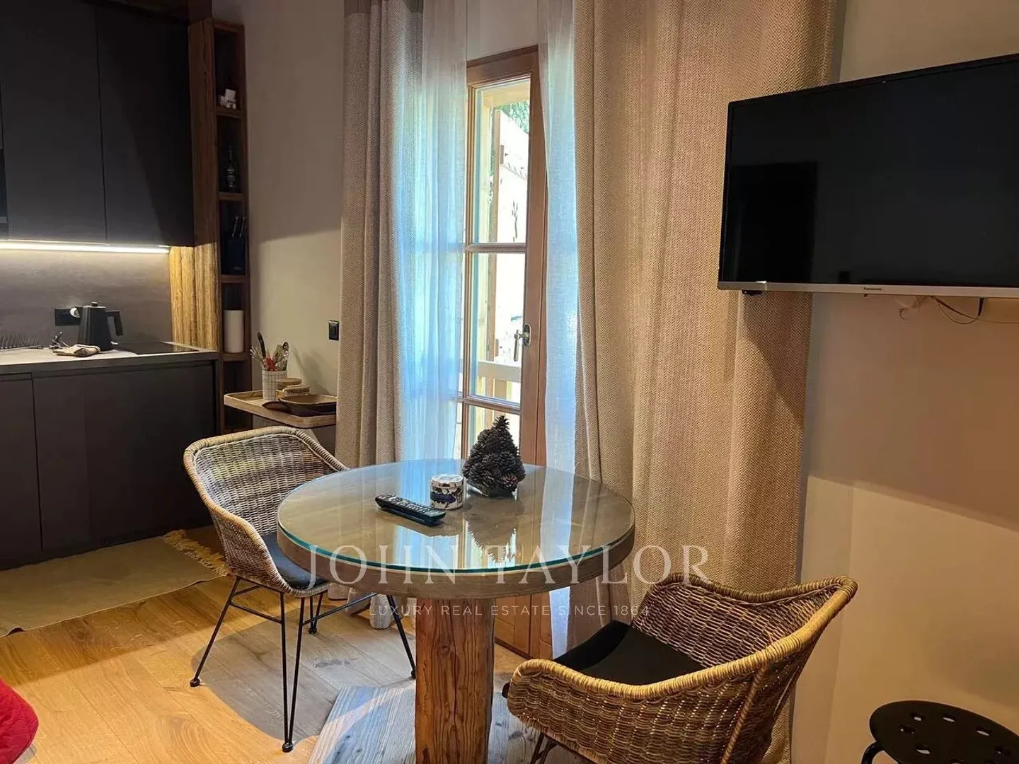 Studio renoviert in der Nähe des Hôtel du Golf in Crans-Montana zur Miete - Foto 4 von 12