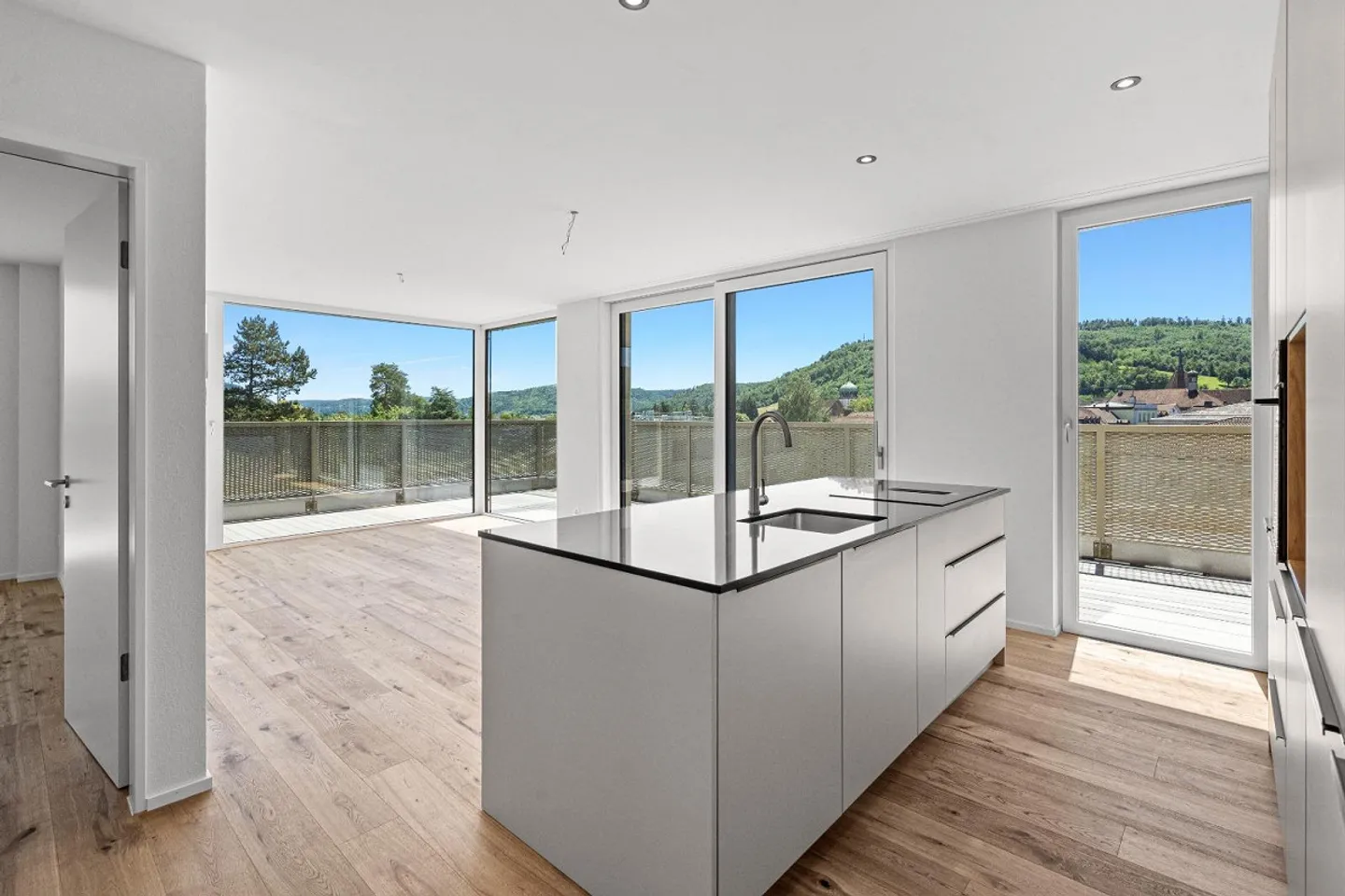 Moderne Attikawohnung mit Terrasse - Foto 1 von 7