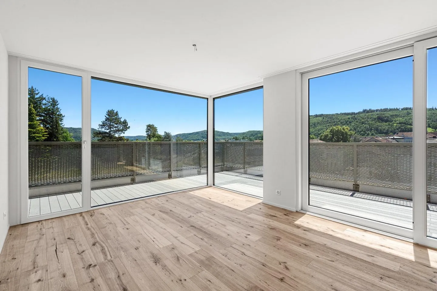 Moderne Attikawohnung mit Terrasse - Foto 2 von 7