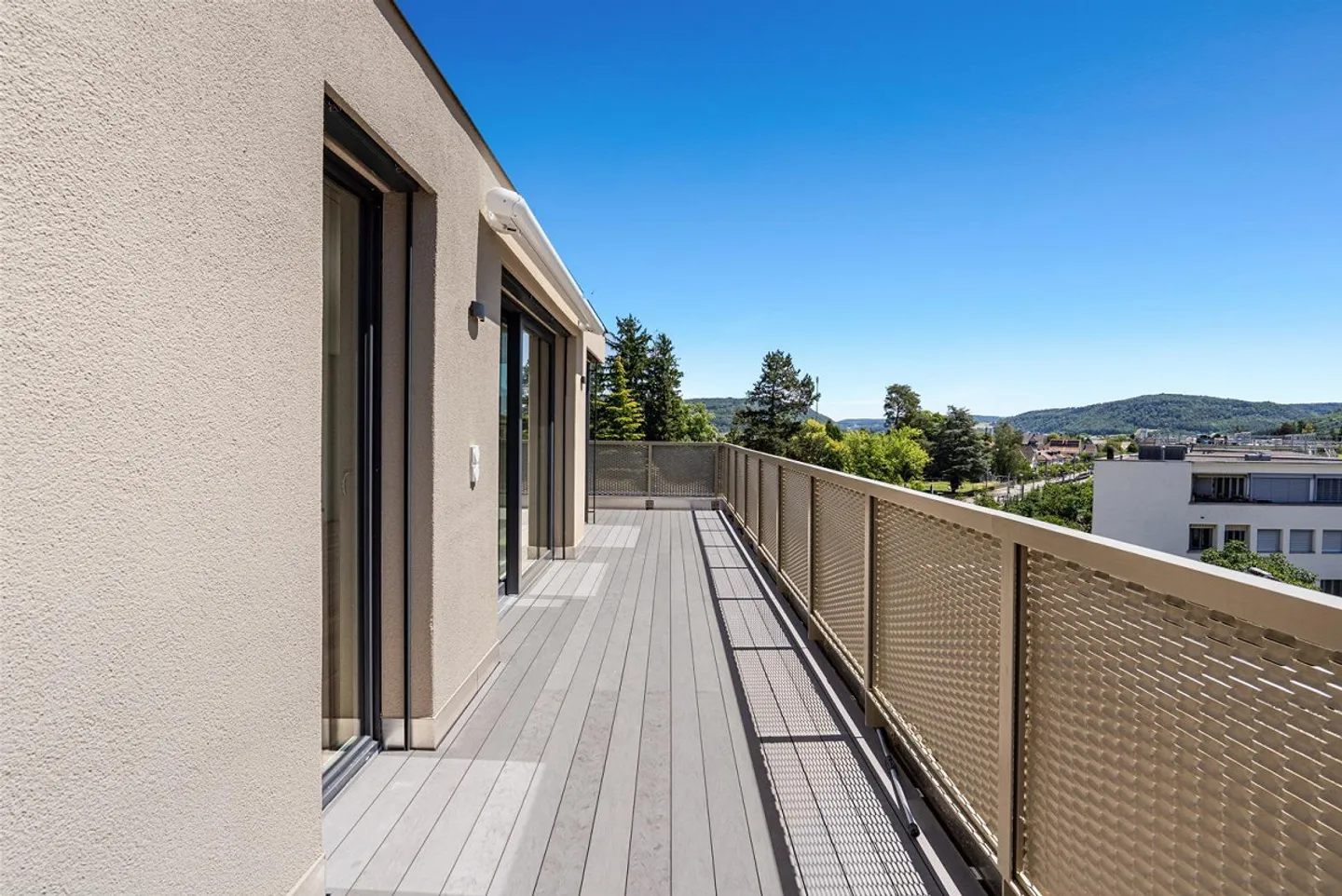 Moderne Attikawohnung mit Terrasse - Foto 5 von 7