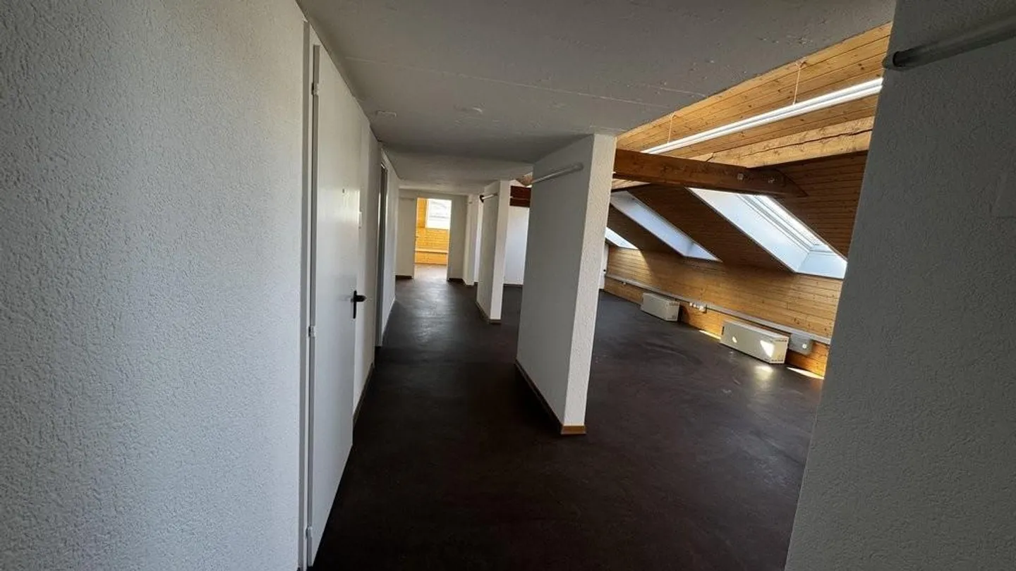 Spazio ufficio nel centro di Konolfingen - Foto 4 di 12