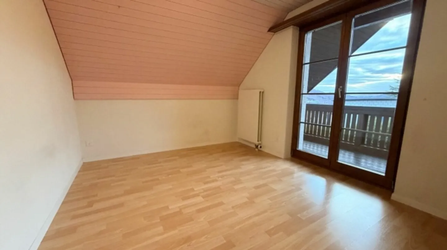 Bright 5.5-room house in sunny hillside location with unobstructed views - Photo 11 of 18