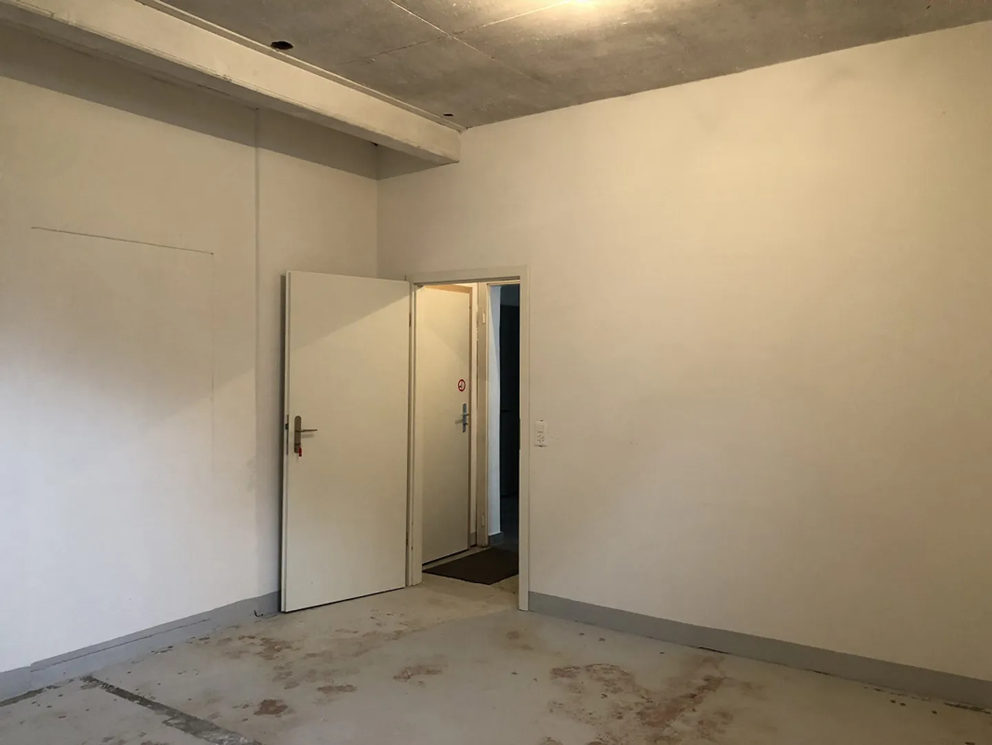 Craft/Storage Room in Netstal - Photo 4 of 4