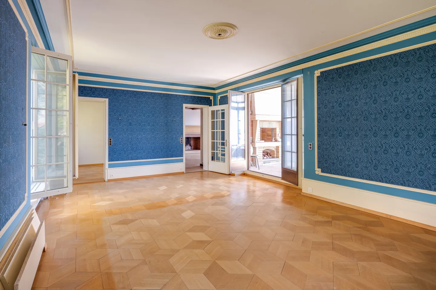 9.5 Room Penthouse Above the City of Biel! - Photo 5 of 27