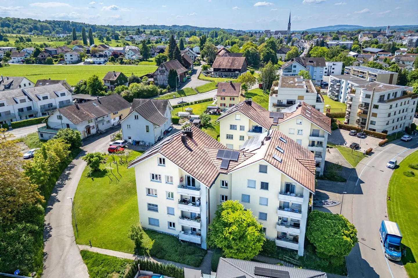 Vivre avec un charme rustique et une vue sur la verdure - Photo 3 sur 21
