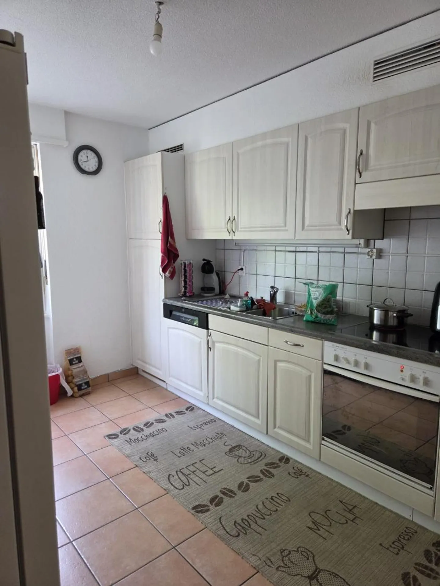 4.5 Room Apartment - Photo 1 of 8