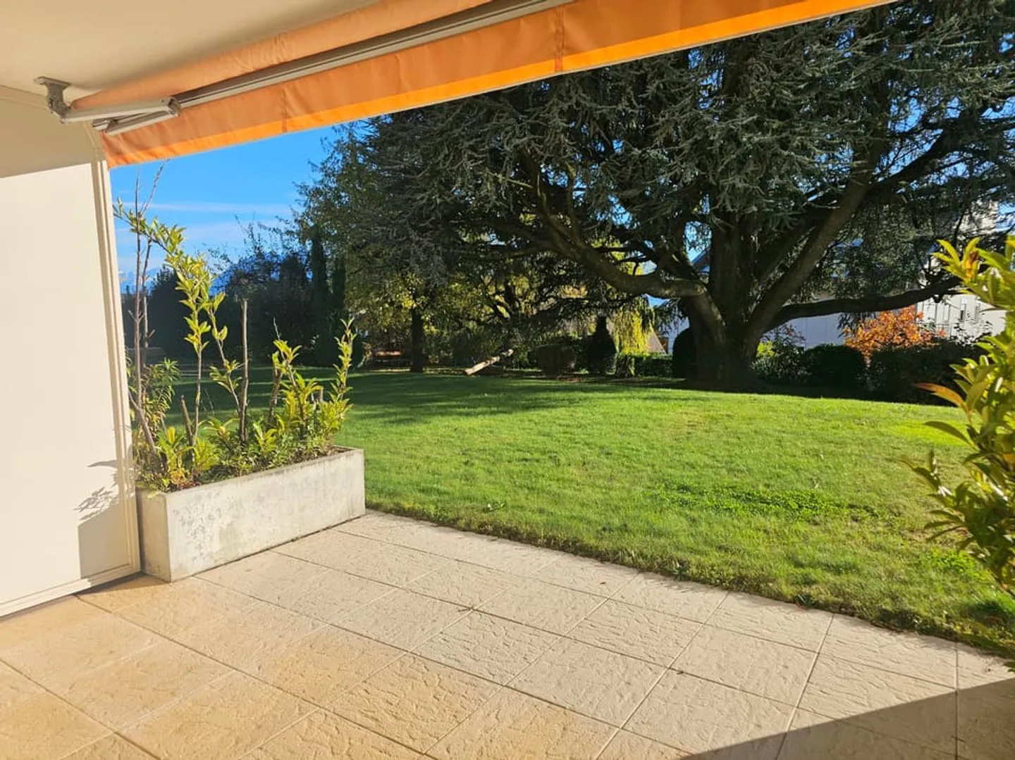 Charmant appartement de 2,5 pièces avec terrasse à Pully - Photo 2 sur 9