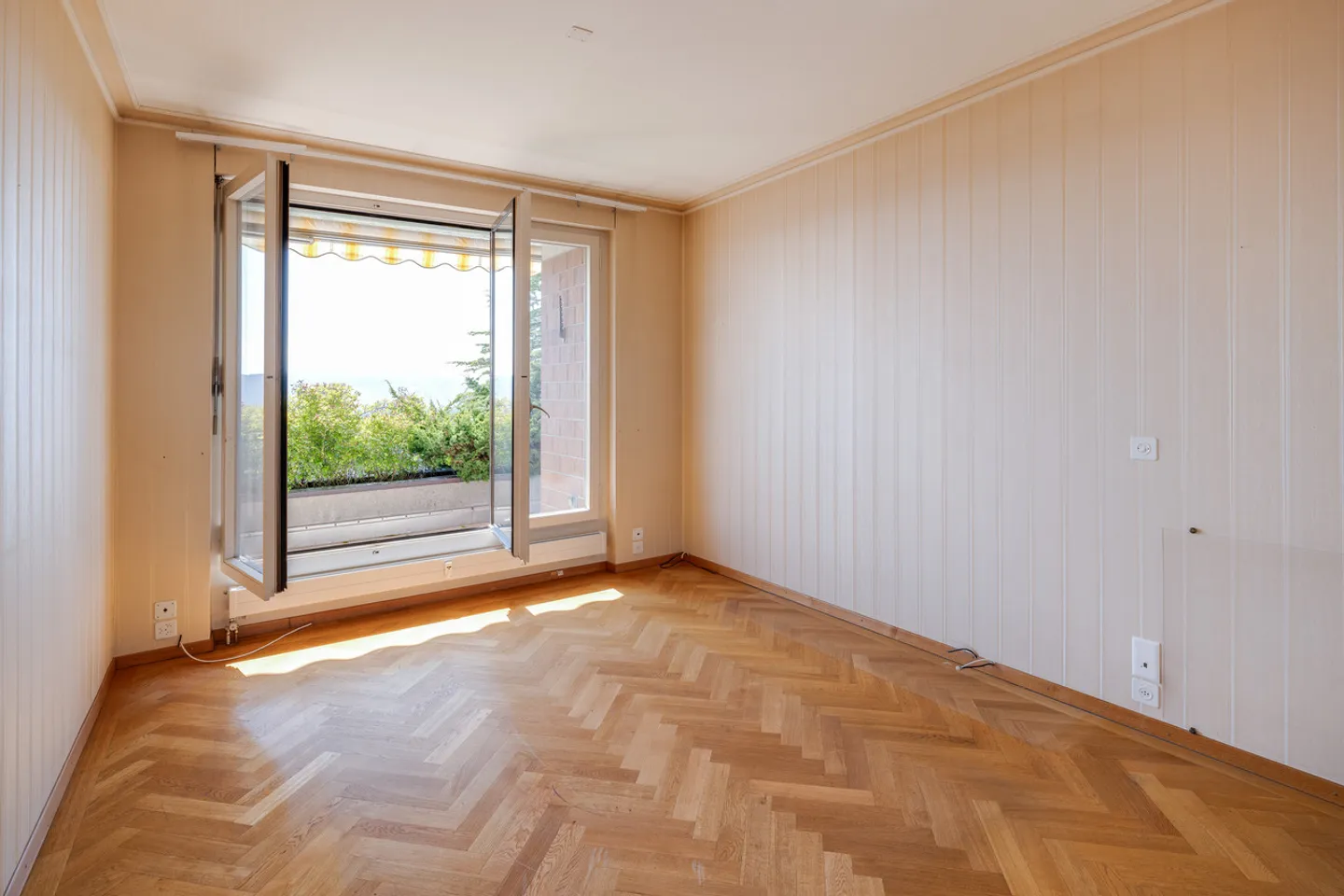 9.5 Room Penthouse Above the City of Biel! - Photo 12 of 27