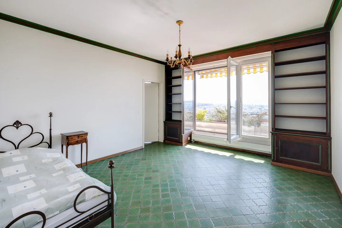 9.5 Room Penthouse Above the City of Biel! - Photo 15 of 27