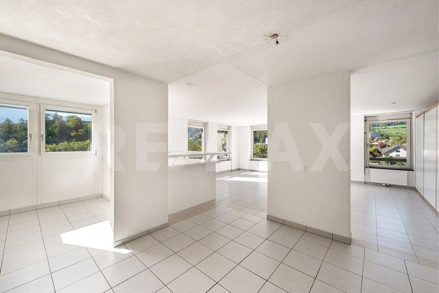 Spacious Apartment in Top Condition - Photo 3 of 13