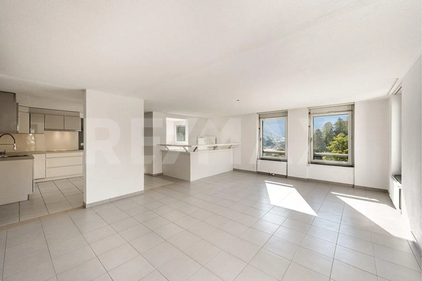 Spacious Apartment in Top Condition - Photo 6 of 13