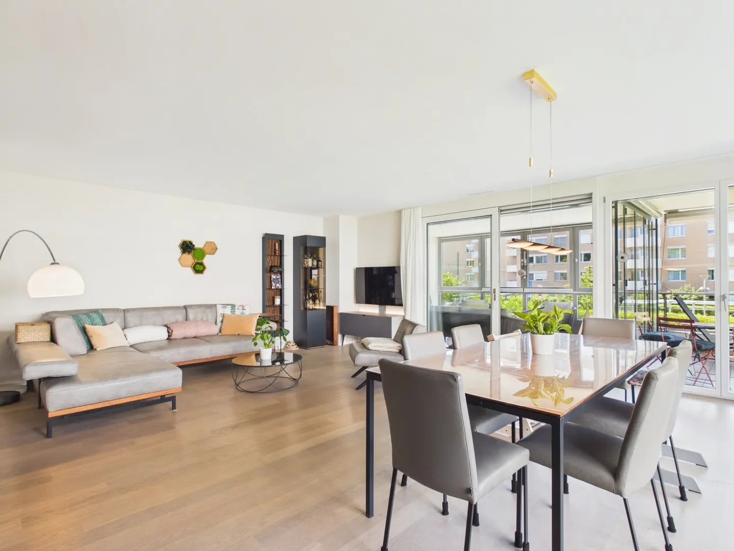 Appartement Minergie lumineux de 4,5 pièces avec jardin d'hiver et balcon - Photo 2 sur 15