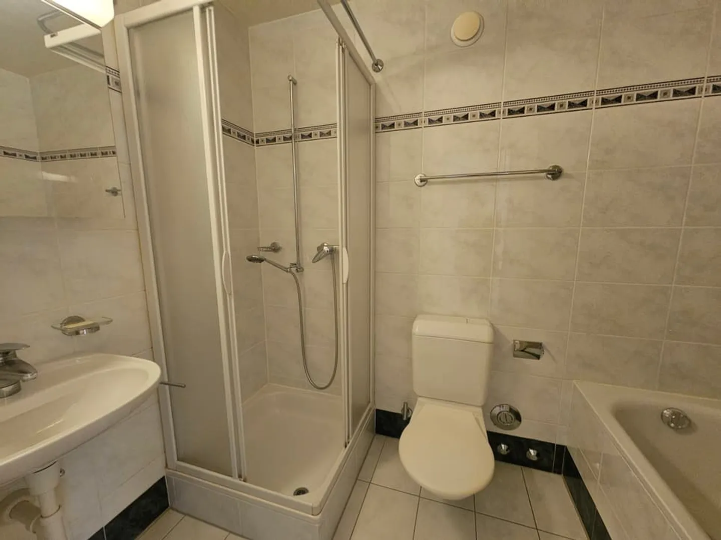 Charmant appartement de 2,5 pièces avec terrasse à Pully - Photo 6 sur 9