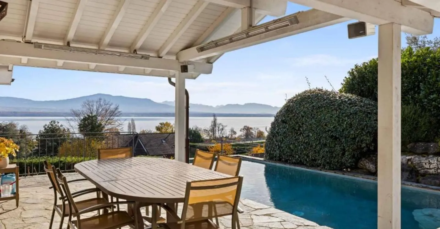 Individual villa with panoramic view of the lake and the Alps - Photo 4 of 11