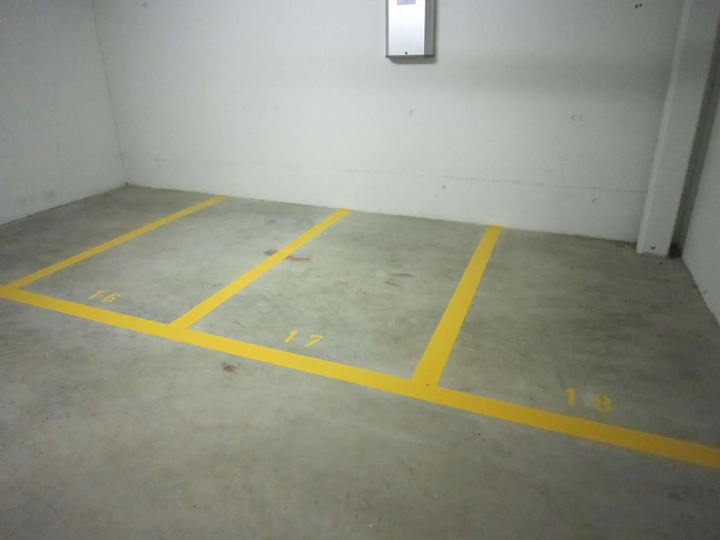 Motorcycle parking spaces in Burgdorf - Photo 2 of 2
