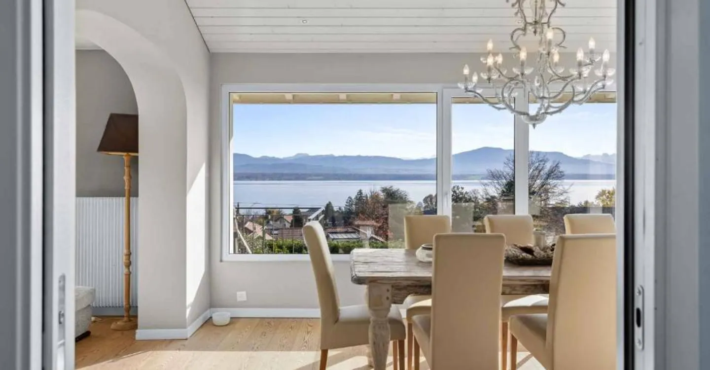 Individual villa with panoramic view of the lake and the Alps - Photo 9 of 11