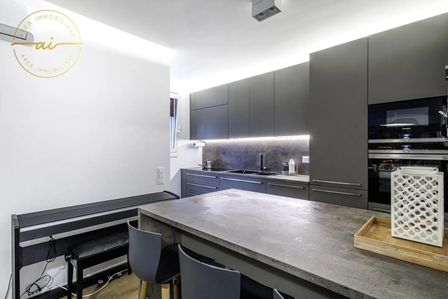 Einladende 4,5-Zimmer-Wohnung mit Balkonen im Grünen - Foto 3 von 13