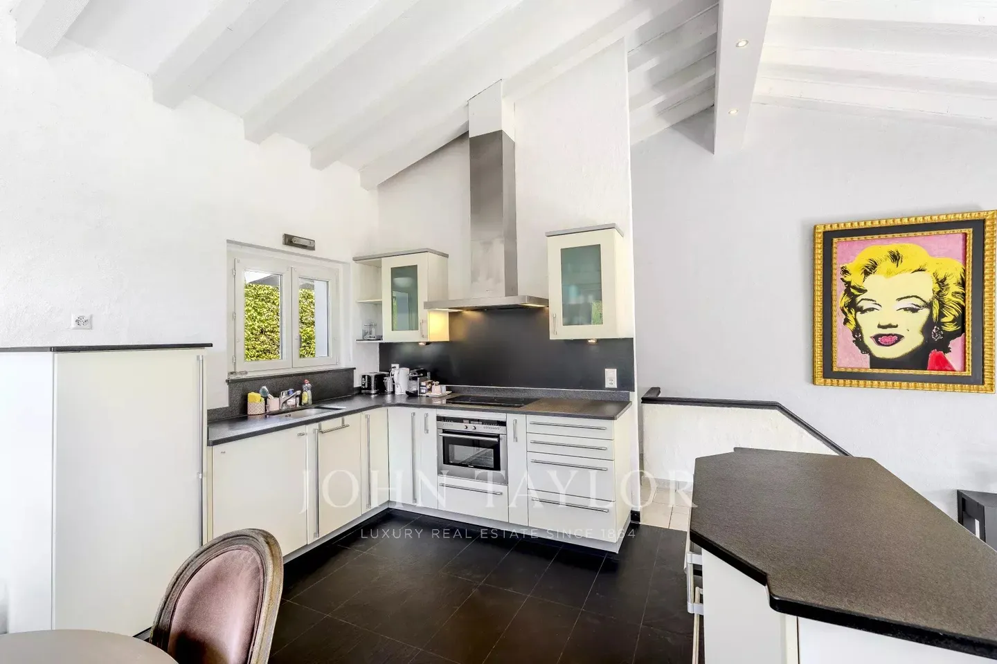 Villa with Dominant Location and Unique Panoramic View of the Lake and the Alps - Photo 10 of 17