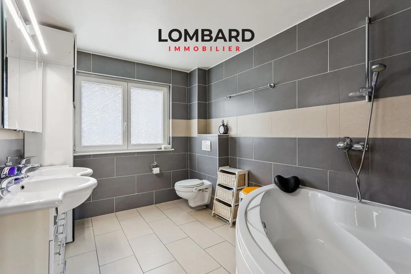 ***RESERVIERT*** Schöne individuelle Villa mit 6,5 Zimmern - Foto 8 von 9