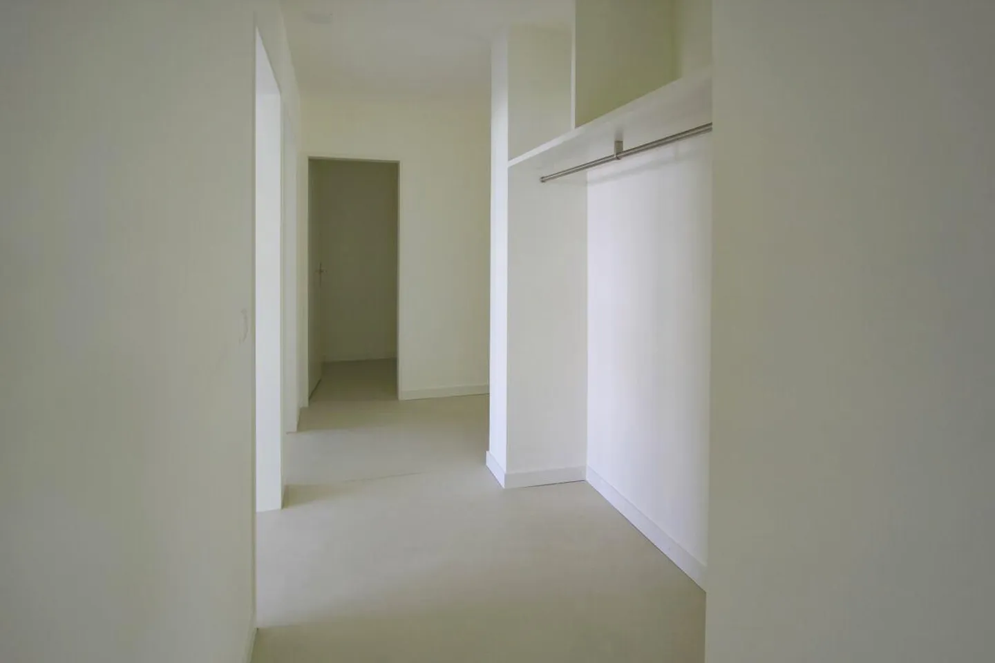 Moderne Wohnung mit zwei Balkonen - Foto 10 von 13
