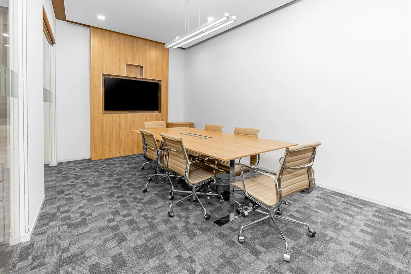 Private office for 5 at Regus Versoix Station Lakeside - Photo 4 of 9