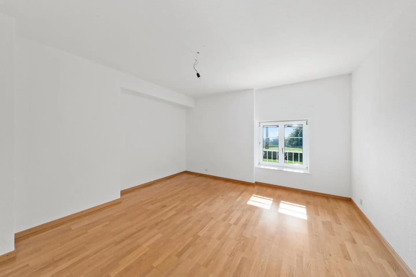 Charming Family Villa in Gilly - Photo 6 of 9