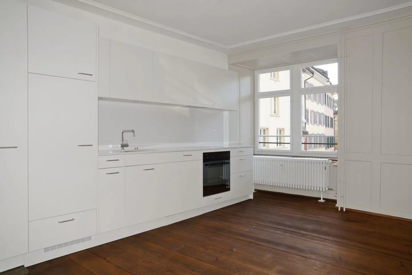Grand appartement lumineux au cœur de la vieille ville - Photo 1 sur 8