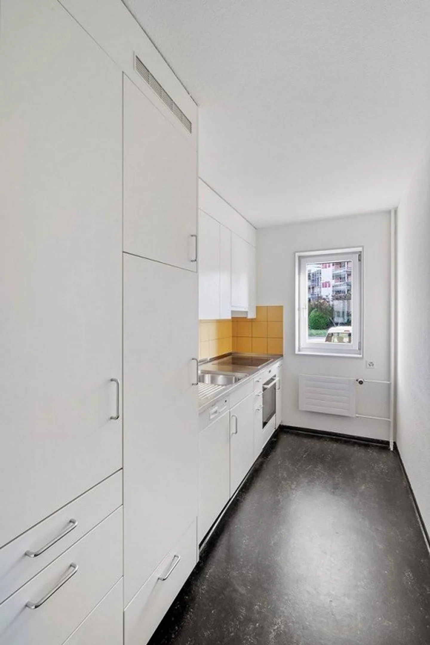 Belle appartement de 3 pièces dans un emplacement verdoyant - Photo 2 sur 7