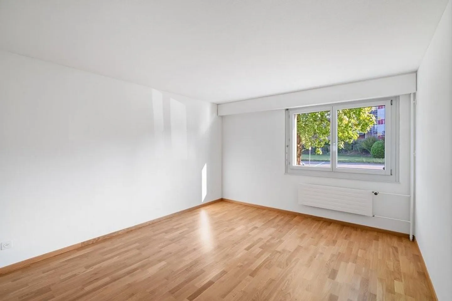 Belle appartement de 3 pièces dans un emplacement verdoyant - Photo 5 sur 7