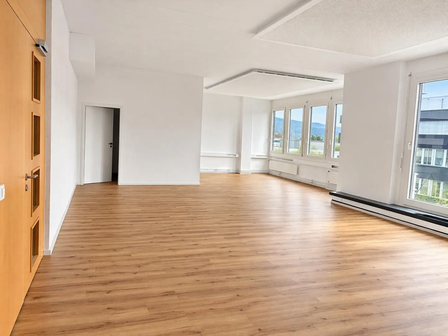 Espace de bureau attrayant au 3ème étage lumineux, calme et polyvalent... - Photo 3 sur 4