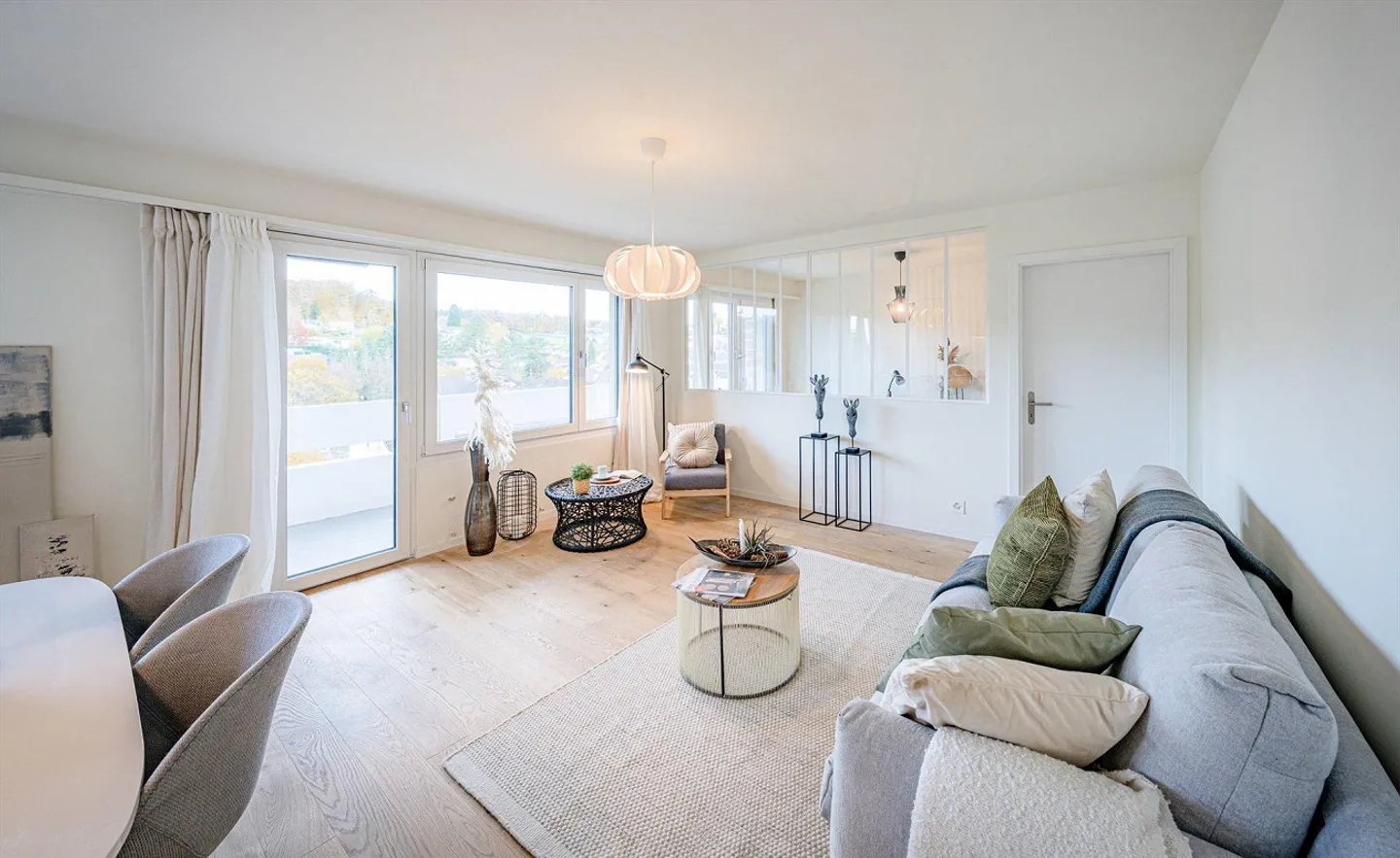 SUPERBE APPARTEMENT DE 4,5 PIÈCES – TOTAL RENOVÉ - Photo 2 sur 5