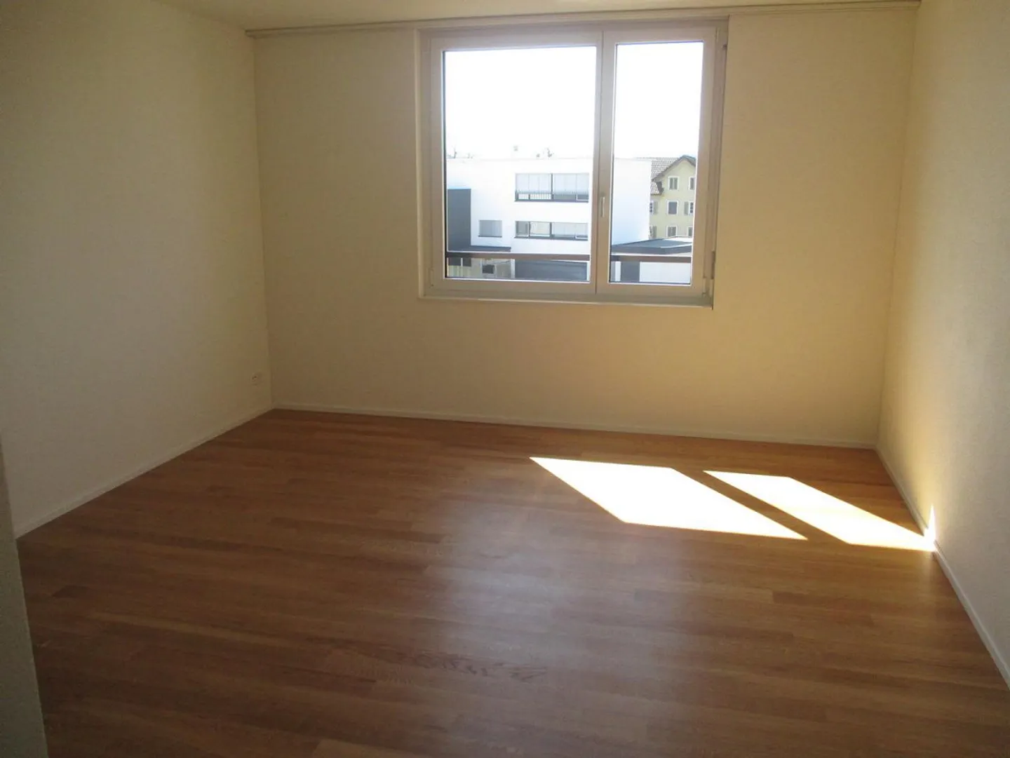 Spacious, modern 3.5-room apartment in Emmen - Photo 4 of 9