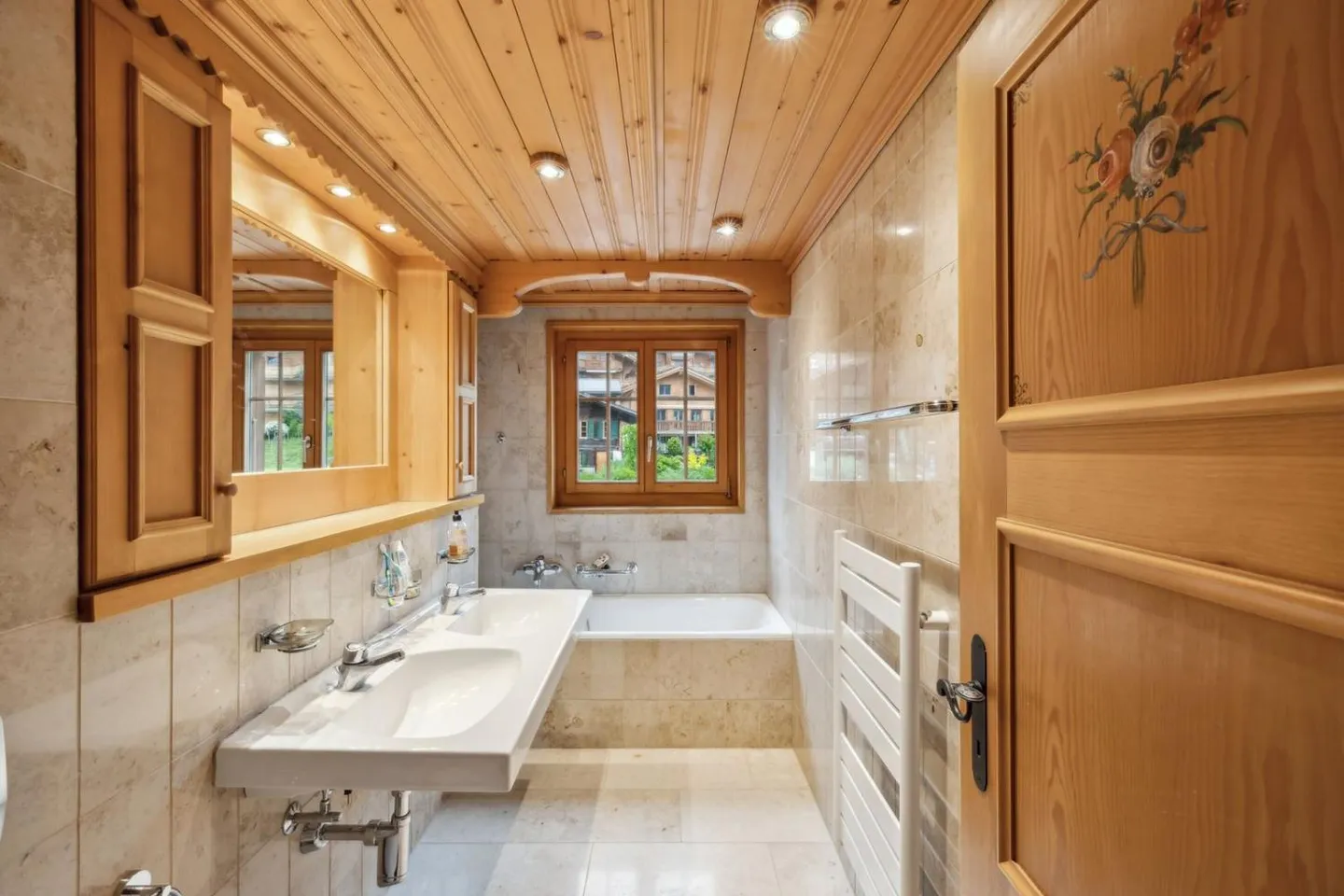 Charming apartment, 3 bedrooms with mountain view - Photo 7 of 11