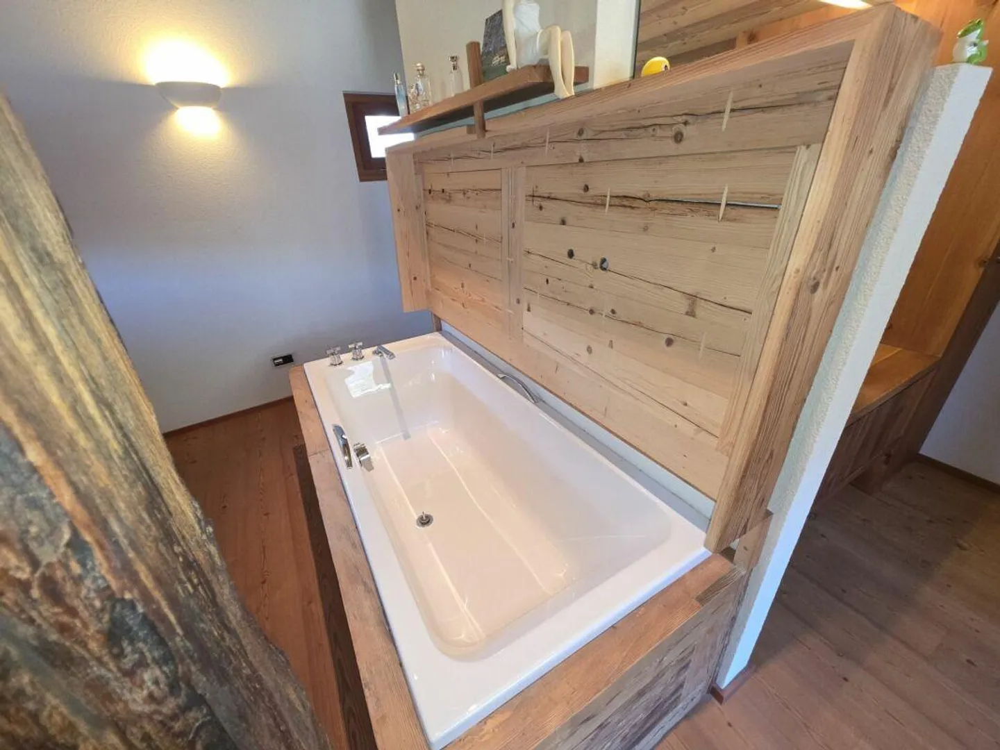 4 Rooms - Stable in a Great Location with Surroundings - Photo 6 of 14