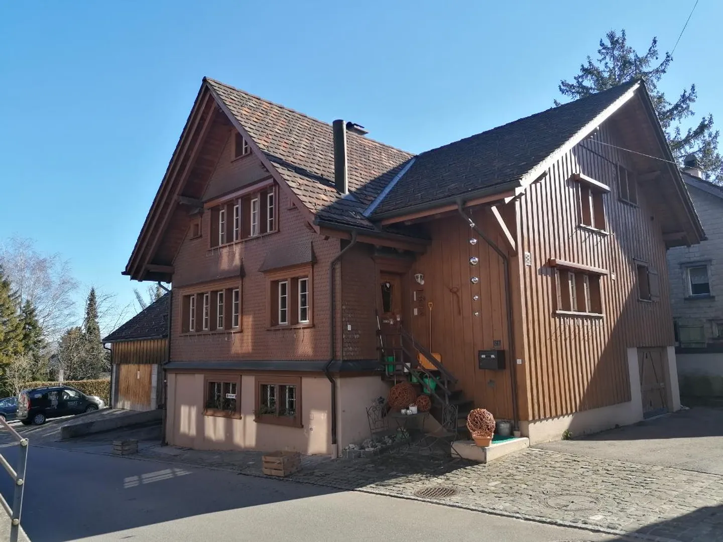 9 Room Double Family House - Photo 1 of 5